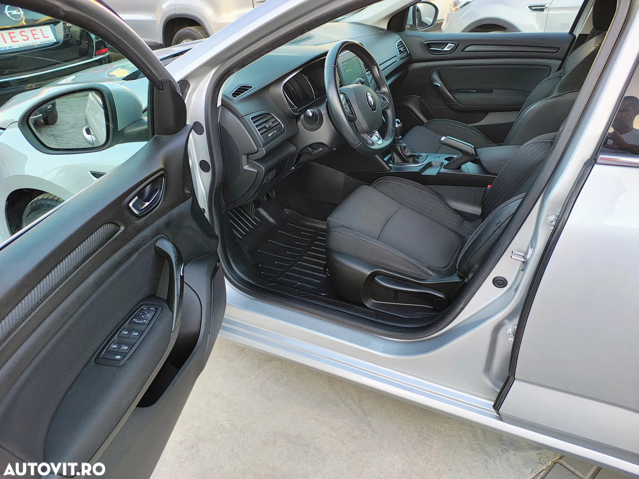 Renault Megane BLUE dCi Business - 26