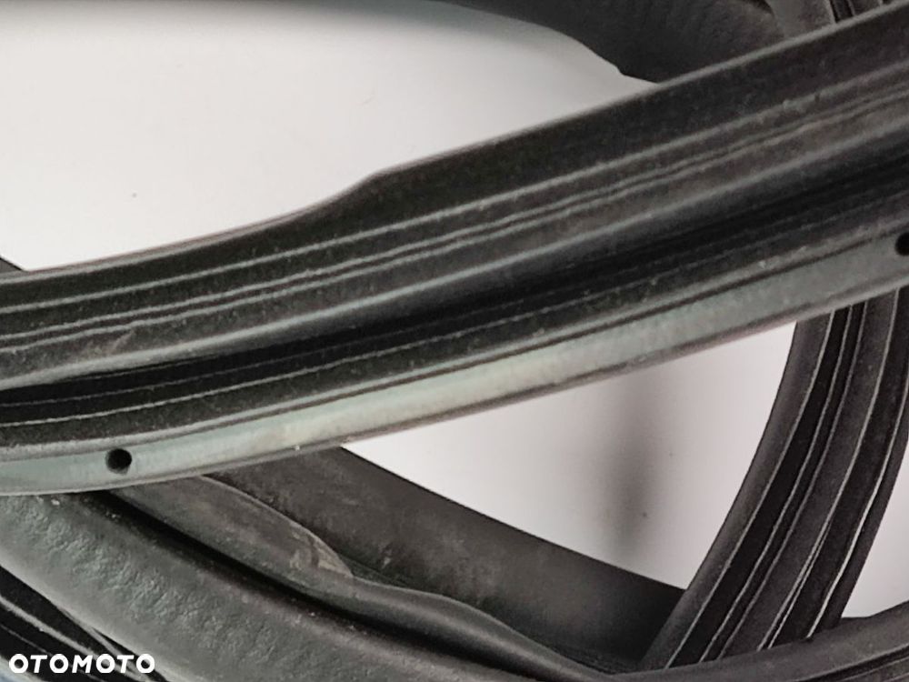 HONDA CR-V od 2019r Uszczelka Drzwi Komplet - 4