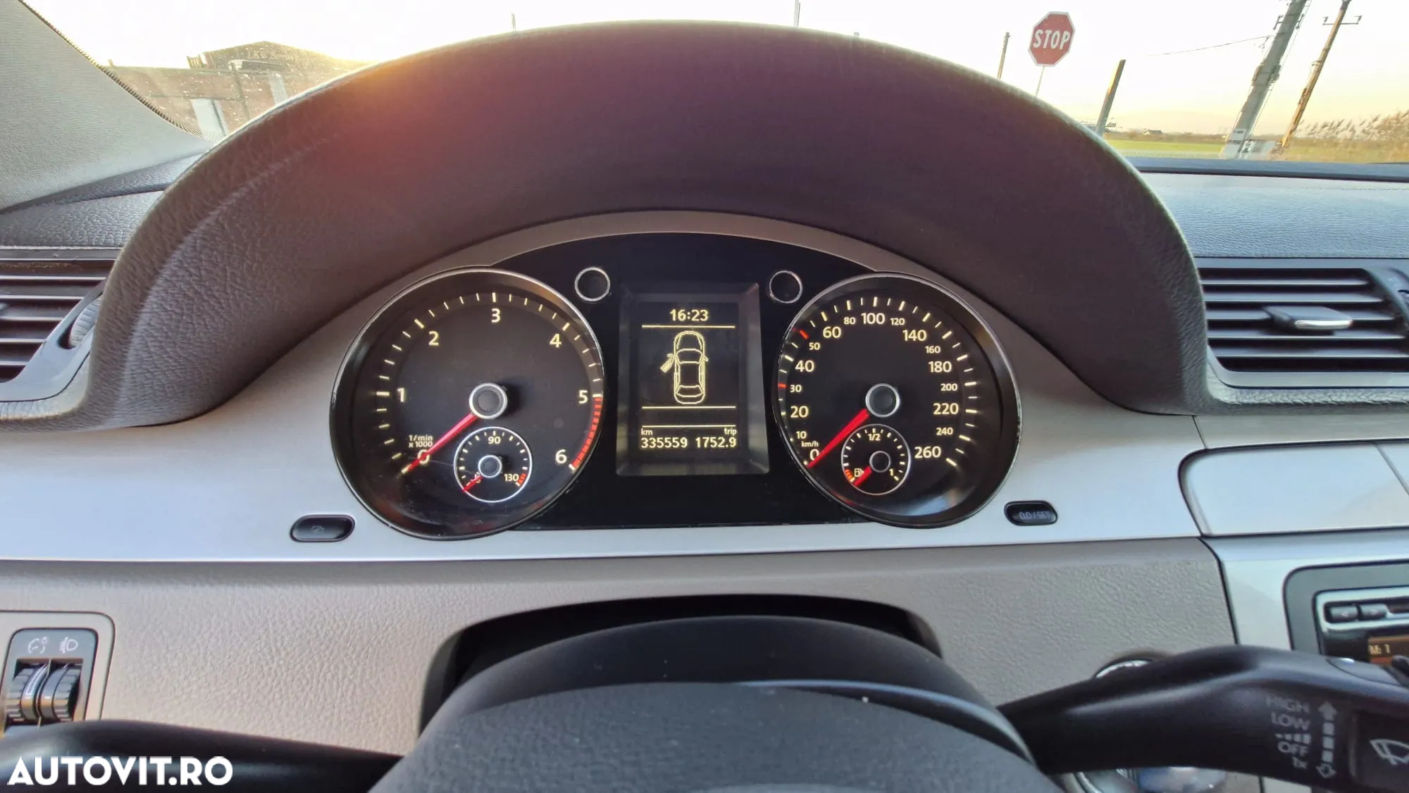 Volkswagen Passat 2.0TDI Comfortline DPF Bluemotion Technology - 13