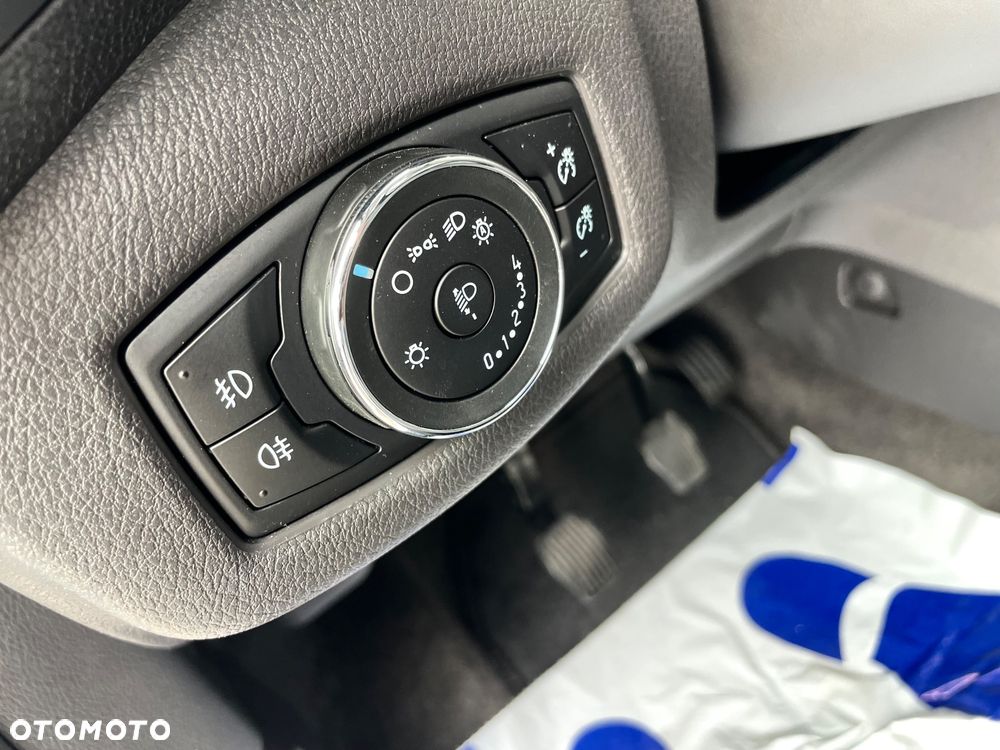 Ford Tourneo Connect Grand - 30