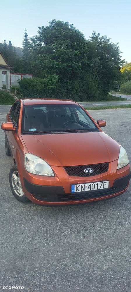 Kia Rio - 1