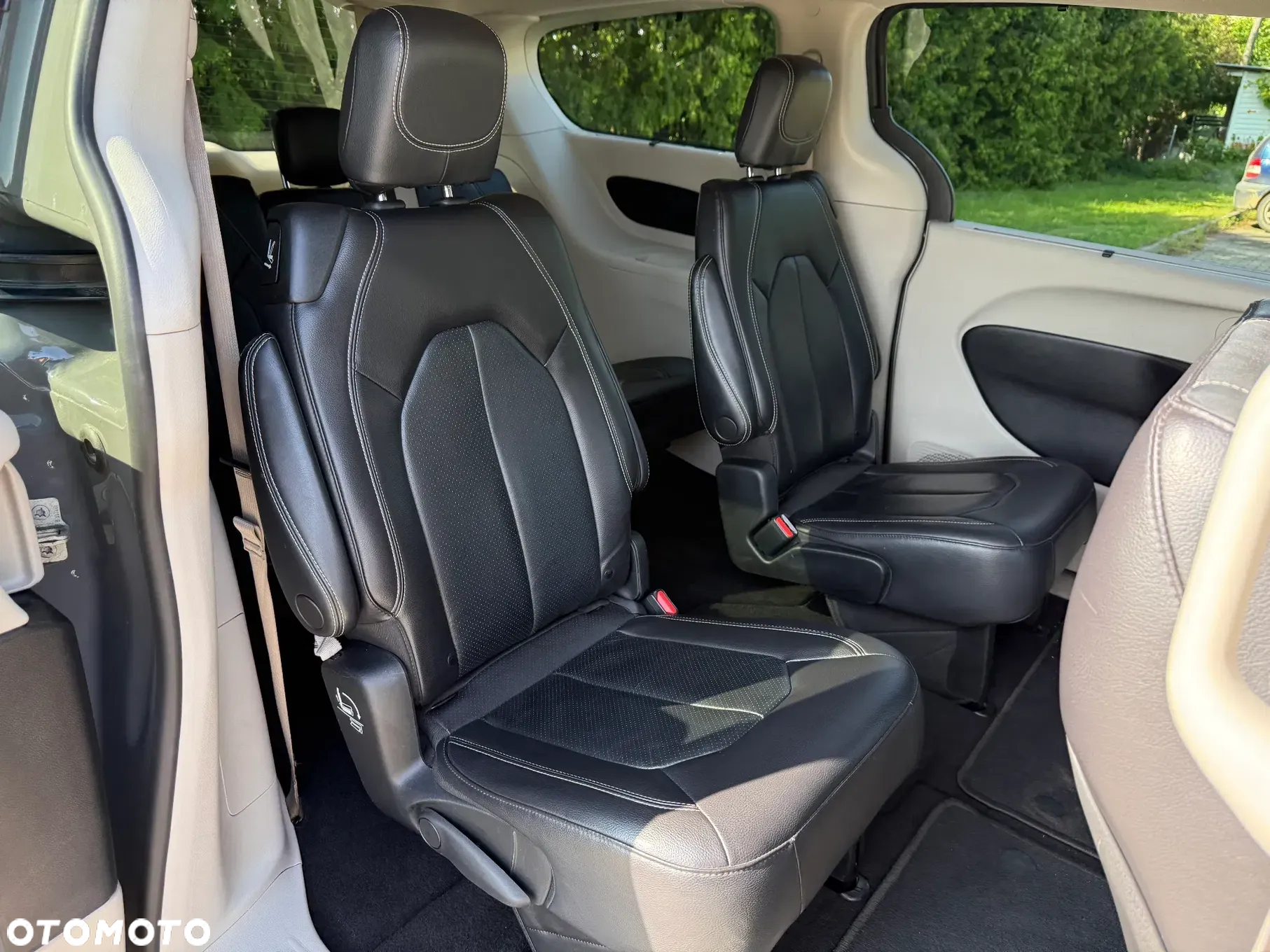 Chrysler Pacifica - 22