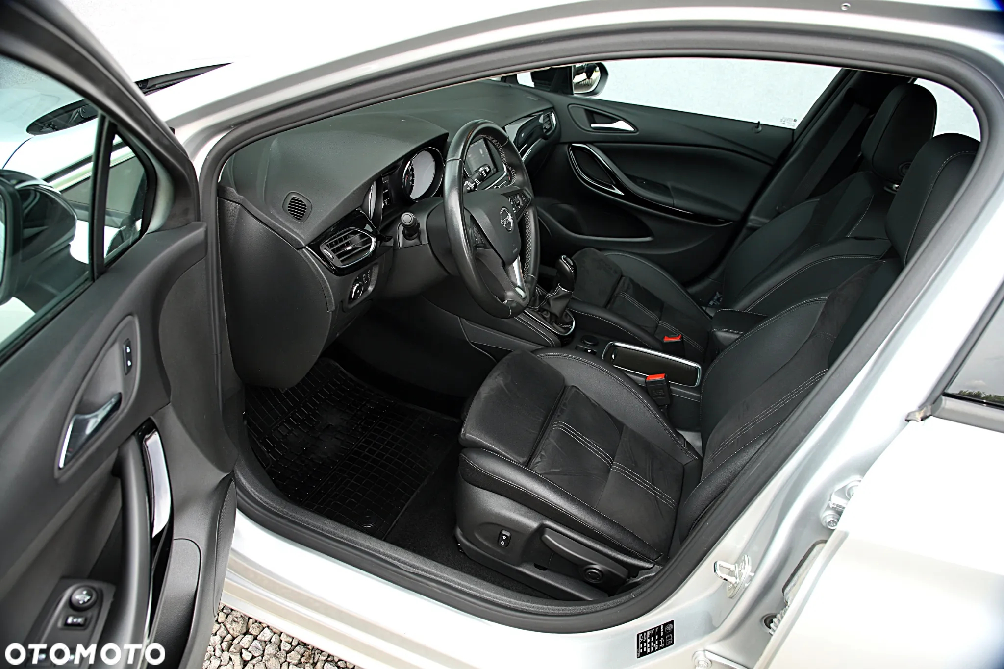Opel Astra V 1.2 T Elegance S&S - 15