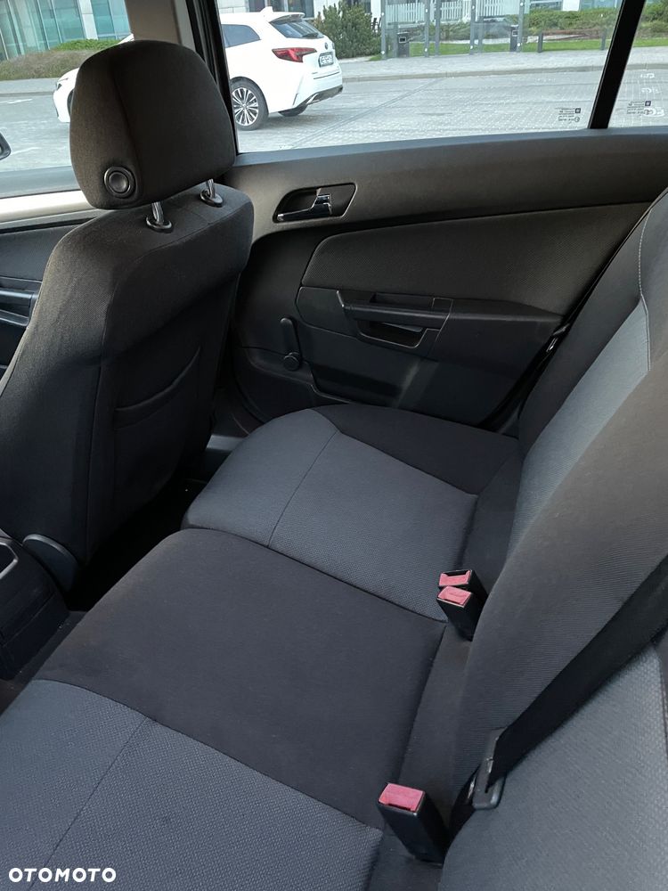 Opel Astra 1.6 Enjoy - 8