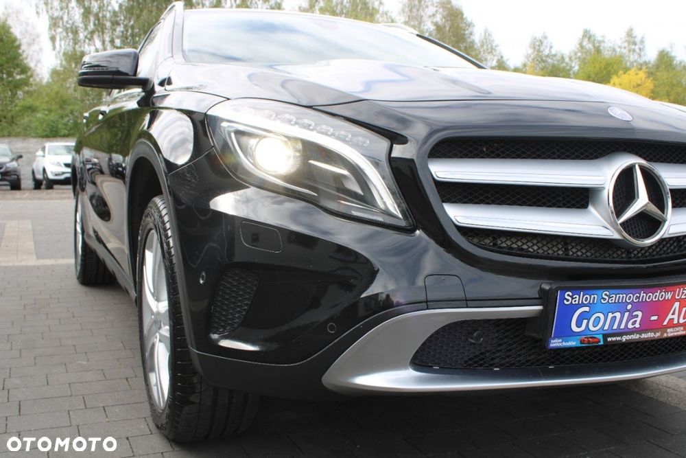 Mercedes-Benz GLA - 16