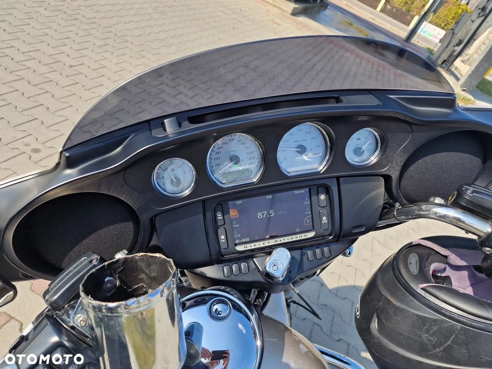 Harley-Davidson Touring Street Glide - 19