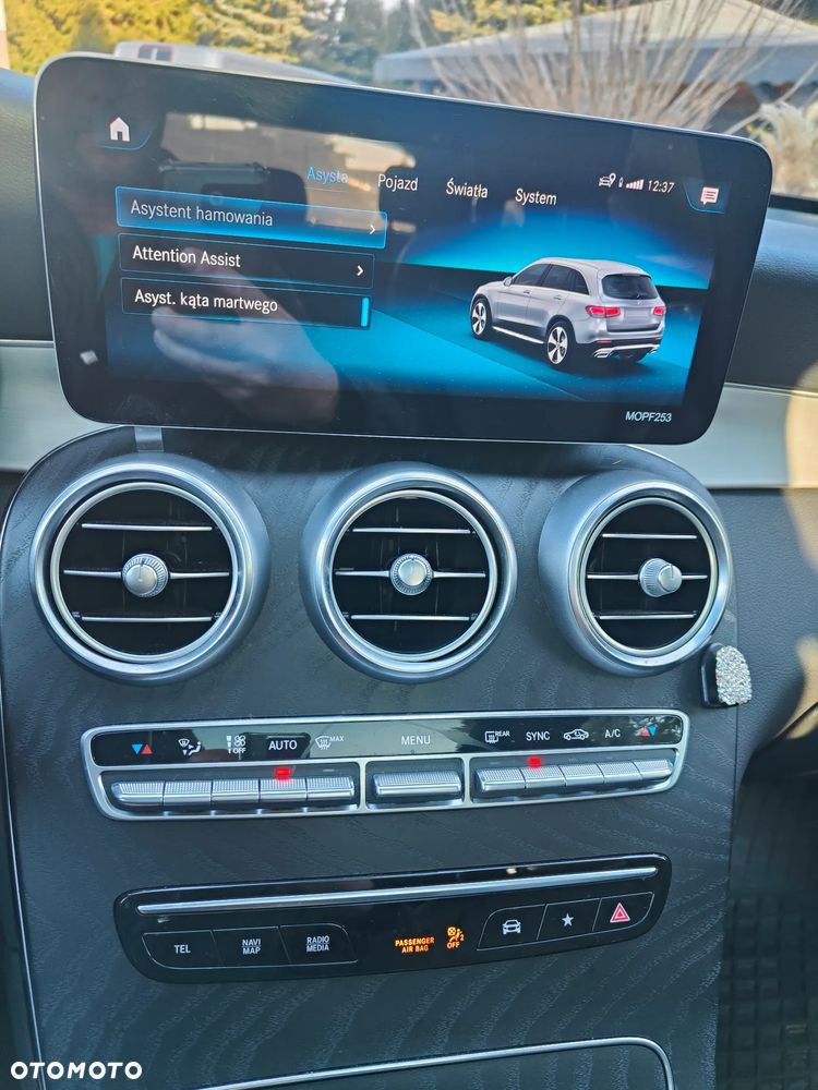 Mercedes-Benz GLC 300 4Matic 9G-TRONIC AMG Line - 28