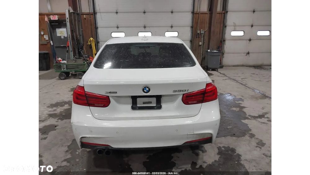 BMW Seria 3 330i xDrive - 8