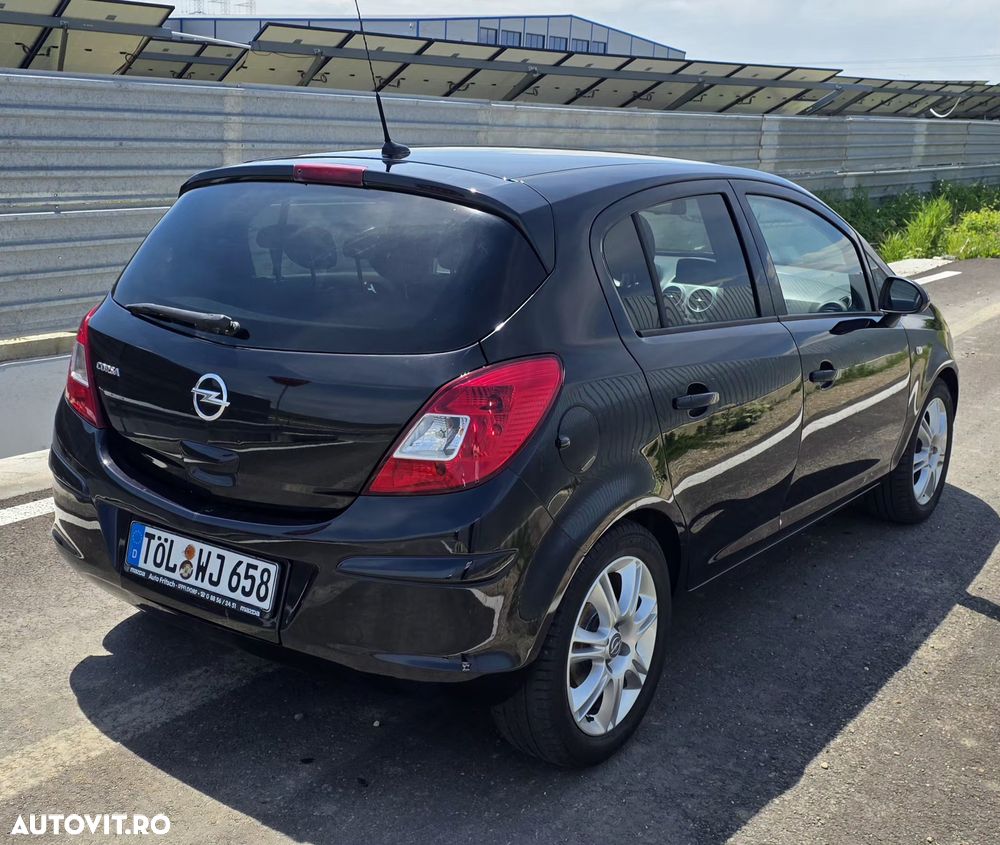 Opel Corsa 1.4 16V Innovation - 4