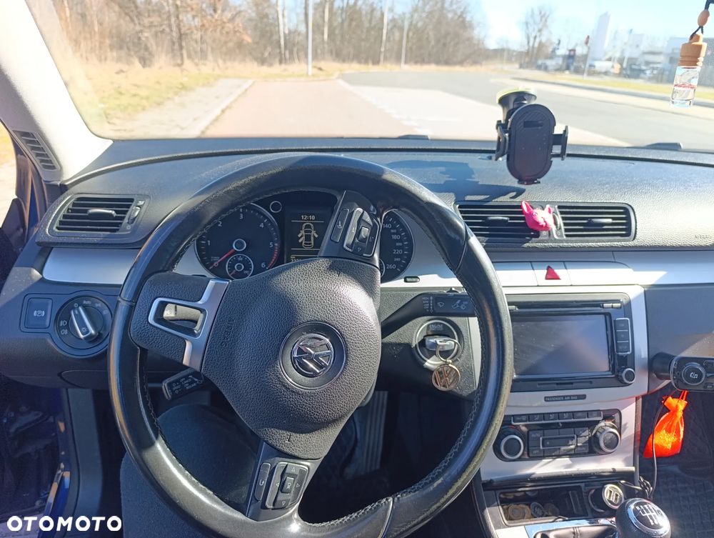 Volkswagen Passat 2.0 TDI Comfortline - 14