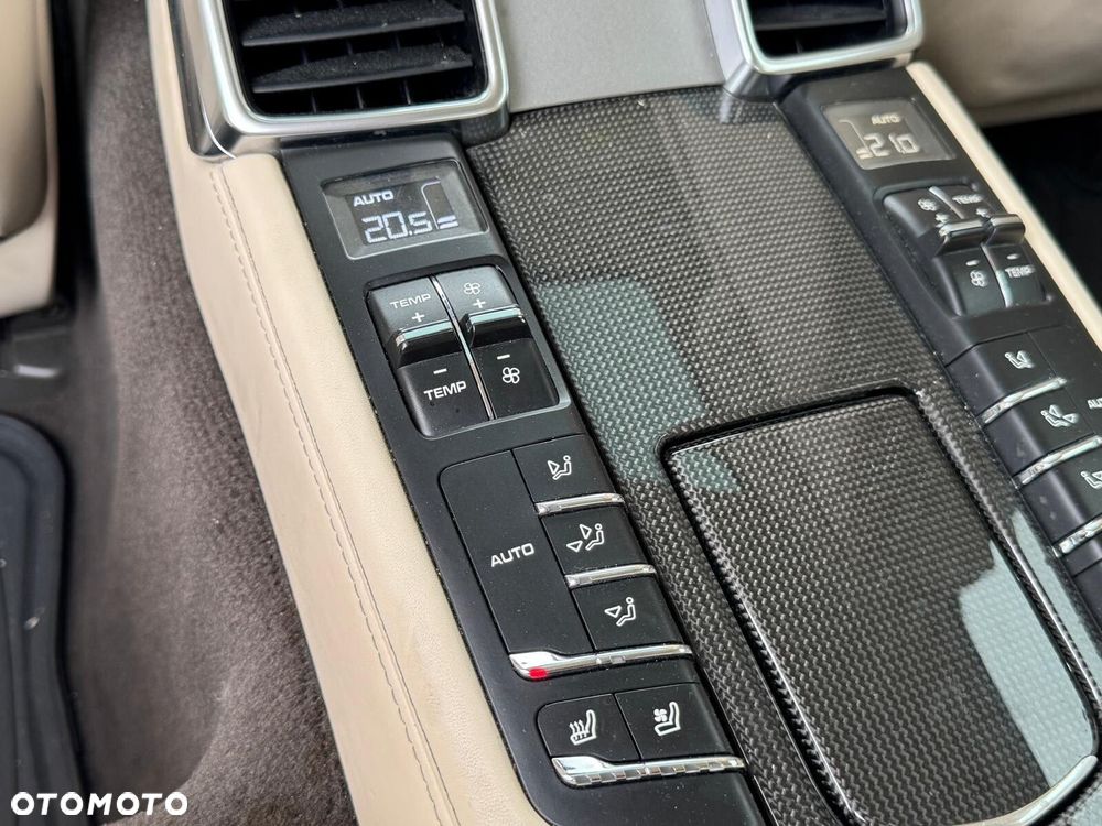Porsche Panamera 4 - 32