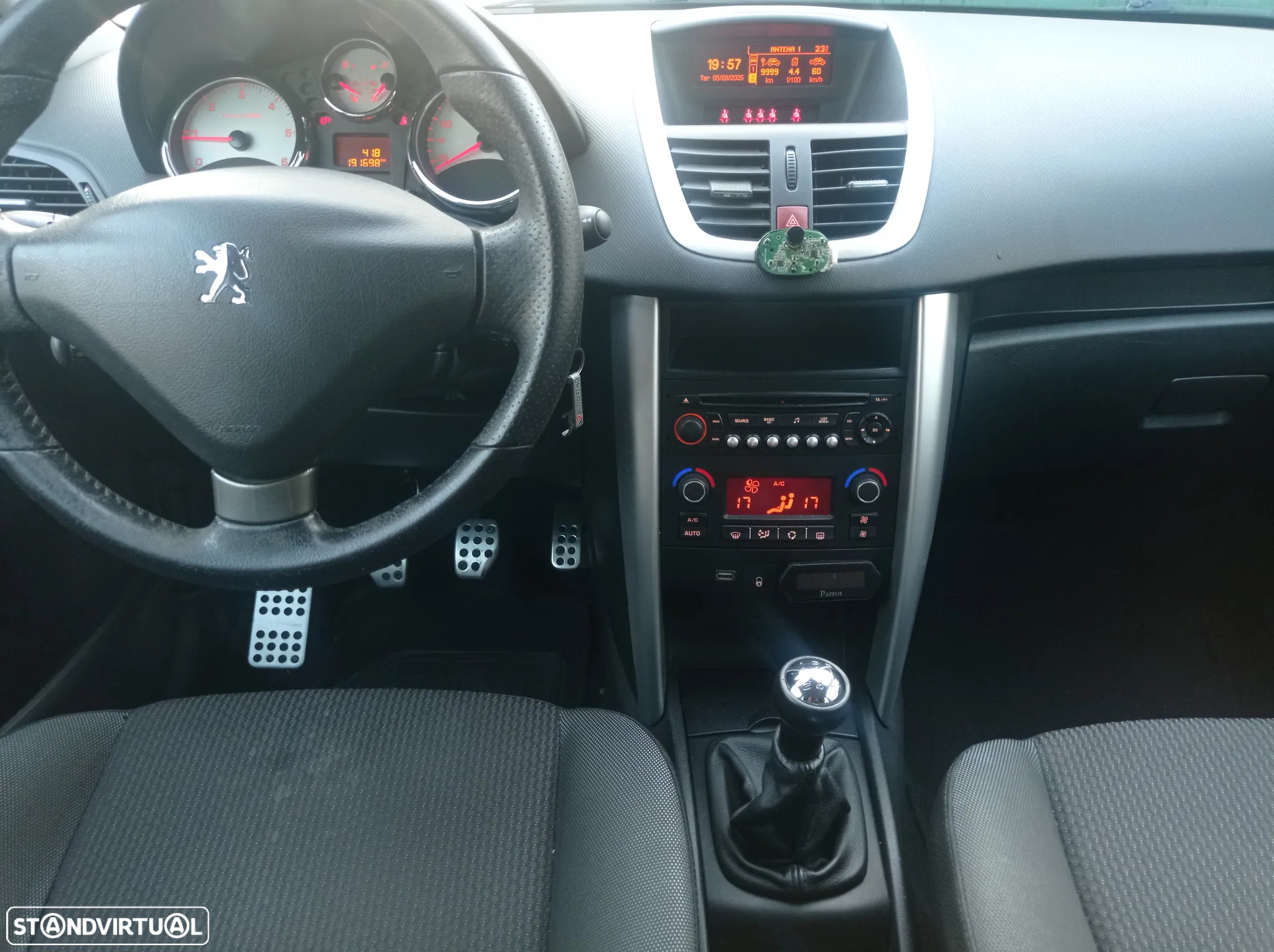 Peugeot 207 1.4 HDi Premium - 12
