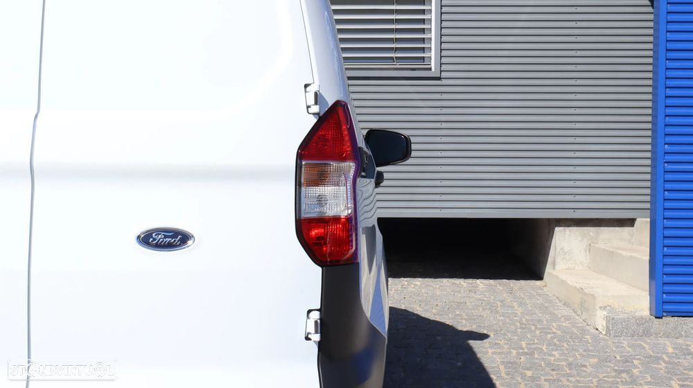 Ford Courier Van - 14
