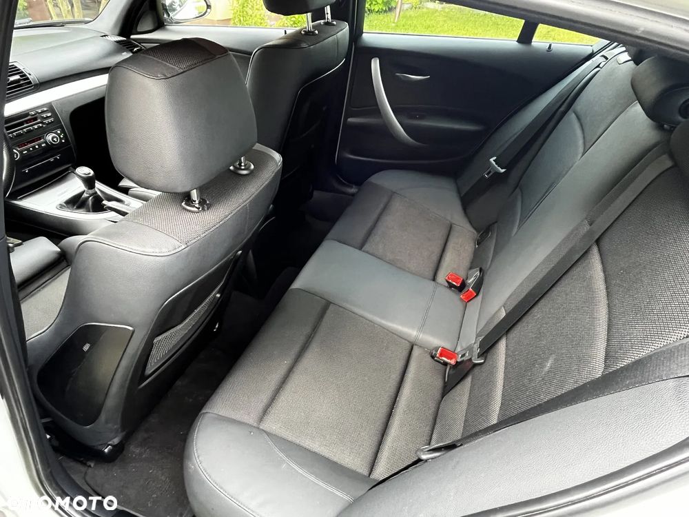 BMW Seria 1 116i - 15