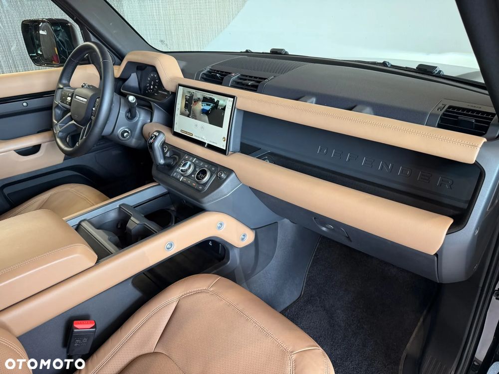 Land Rover Defender 3.0 D250 mHEV X-Dynamic HSE - 11