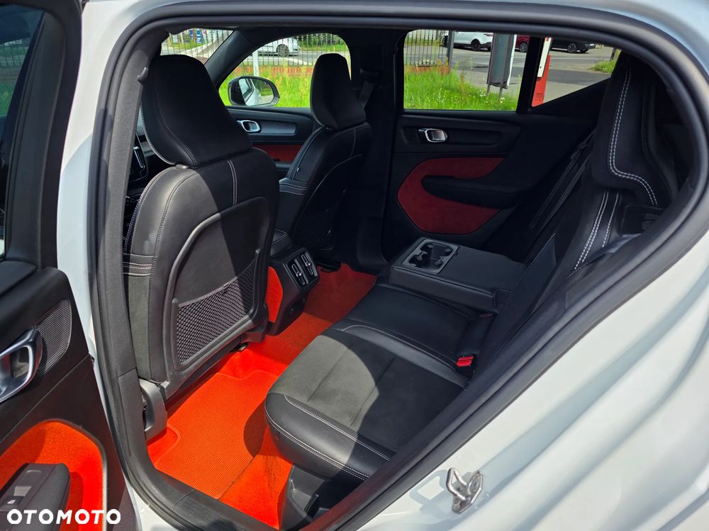 Volvo XC 40 T3 R-Design - 29