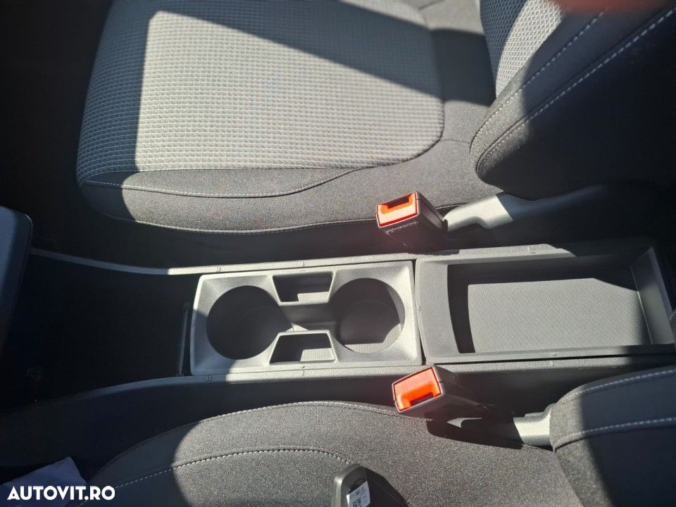 Ford Transit Courier - 14