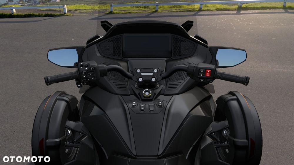 Can-Am Spyder - 9