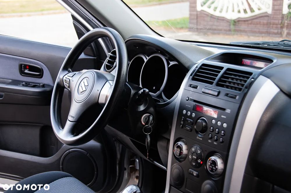 Suzuki Grand Vitara 1.6 Comfort - 27