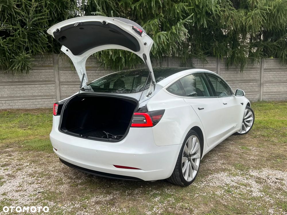 Tesla Model 3 Performance AWD - 11