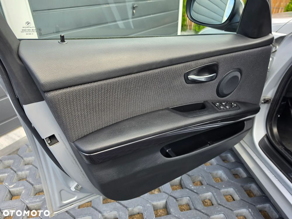 BMW Seria 3 318d DPF - 24