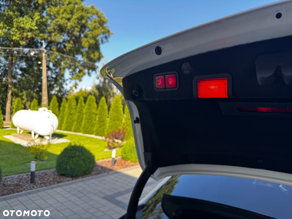 Mercedes-Benz Klasa C AMG 63 S AMG Speedshift 7G-MCT Edition 1 - 38