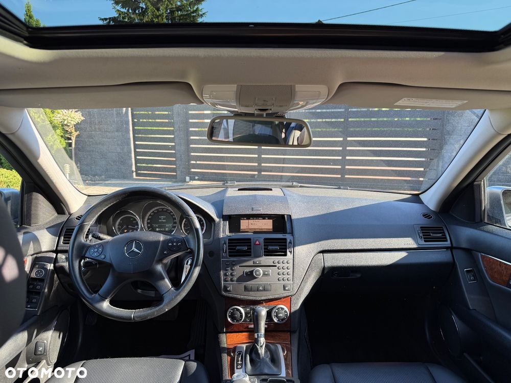 Mercedes-Benz Klasa C 180 CGI Automatik BlueEFFICIENCY Elegance - 29