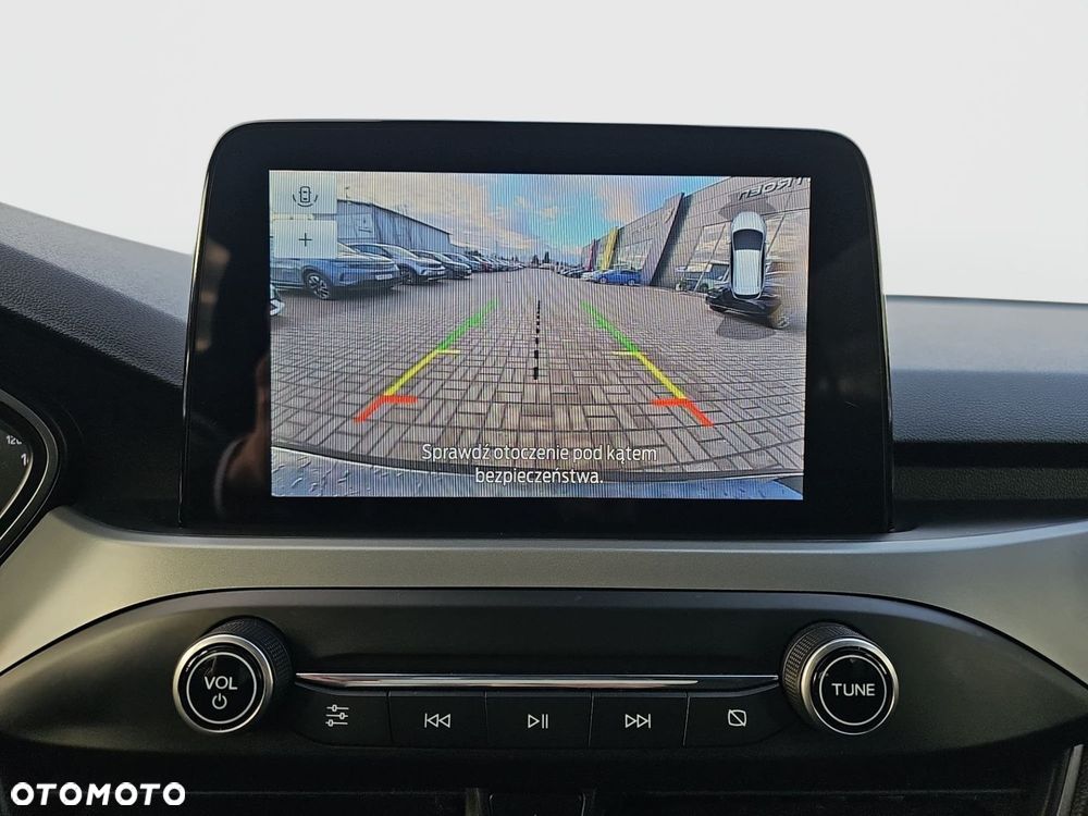 Ford Focus 1.0 EcoBoost Titanium - 28