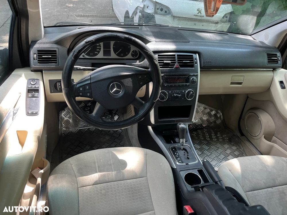 Dezmembrez Mercedes Benz B200 CDI cutie automata negru 2006 - 11