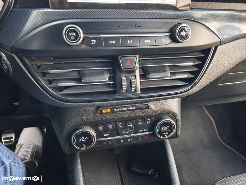 Ford Focus 1.0 EcoBoost S&S ST-LINE DESIGN - 15