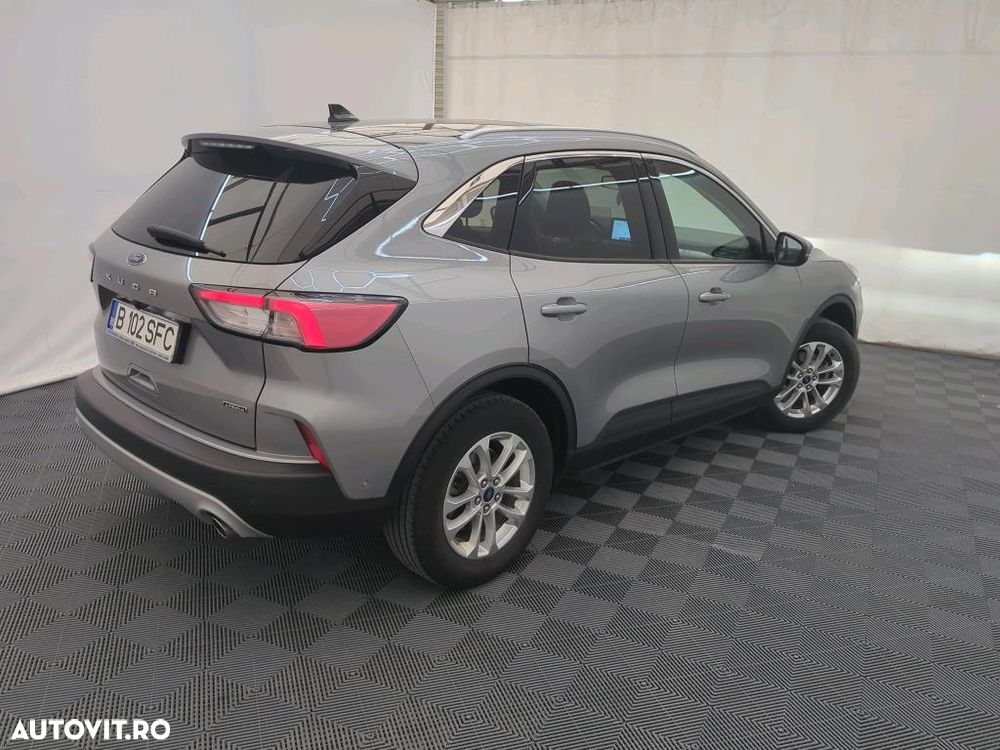 Ford Kuga - 3
