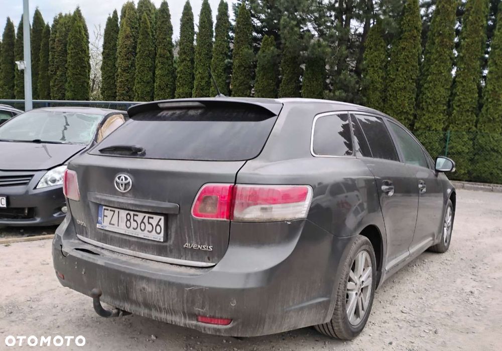Toyota Avensis - 5