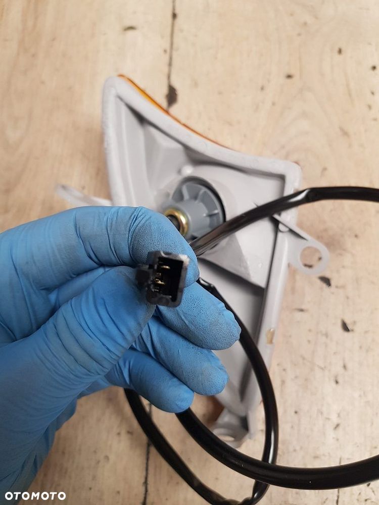 Kierunkowskaz prawy Honda CBR 1000 F  33400-MS2-601 - 13