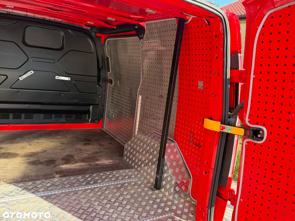 Ford TRANSIT CUSTOM - 32