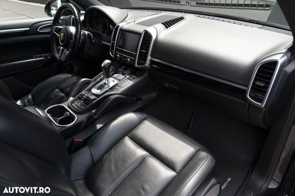 Porsche Cayenne - 9