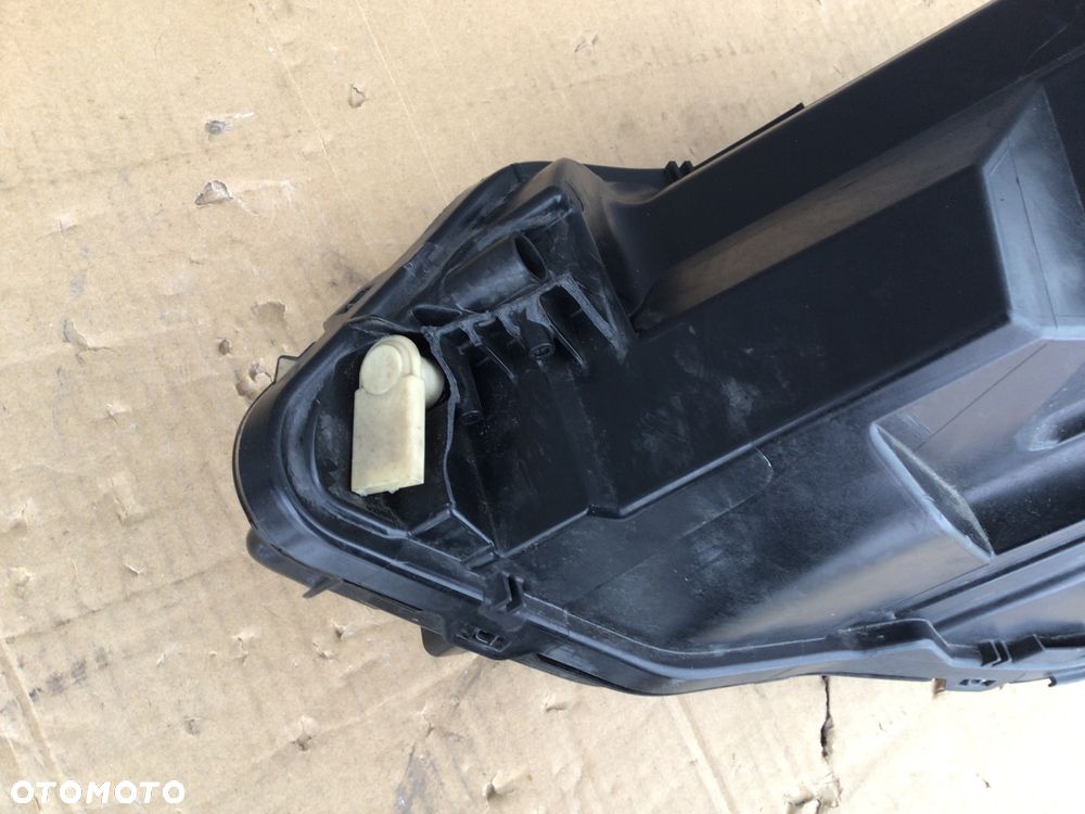 Lampa przednia prawa VW Golf lllV 8 Lift 5H1 - 6