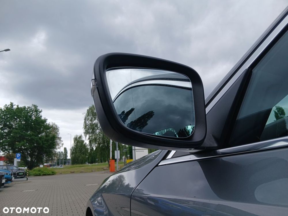 BMW Seria 5 540d xDrive mHEV - 13