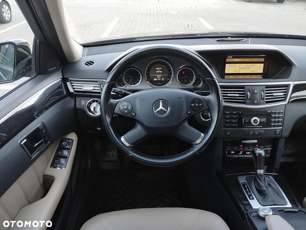 Mercedes-Benz Klasa E 250 CGI BlueEffICIENCY Avantgarde - 29