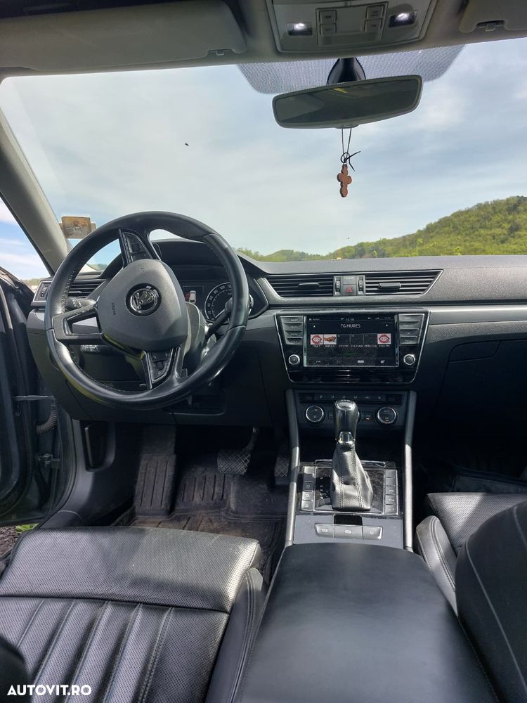Skoda Superb 2.0 TDI DSG Sportline - 4