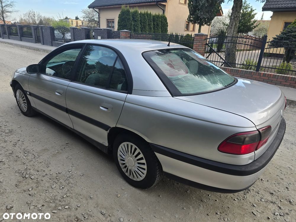 Opel Omega 2.0 Elegance - 1