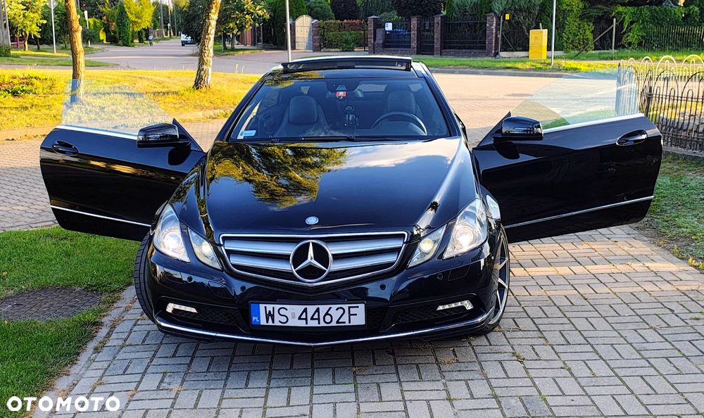 Mercedes-Benz Klasa E 250 CGI BlueEFFICIENCY Automatik Elegance - 4