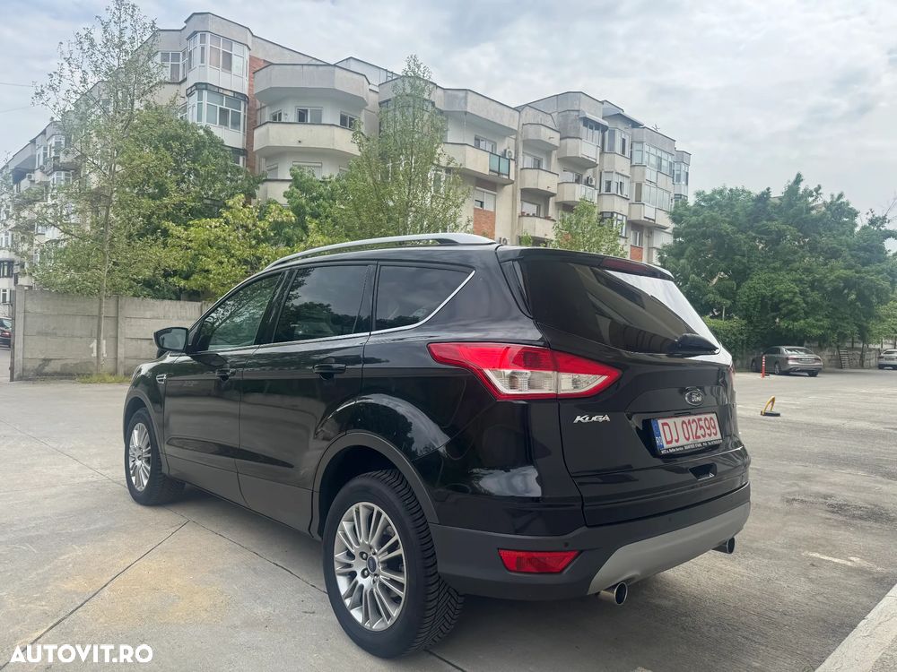Ford Kuga 1.6 EcoBoost 2x4 Titanium - 4