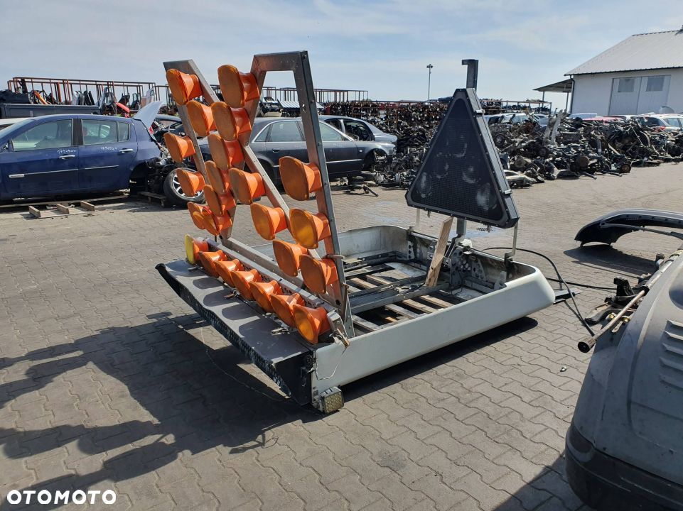 ZABUDOWA RENAULT MASTER III - 1