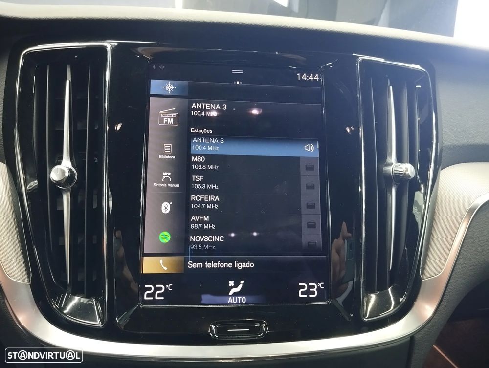 Volvo S60 2.0 T8 PHEV R-Design AWD - 27