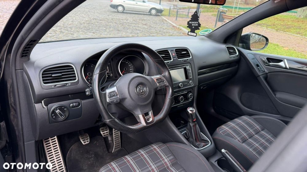 Volkswagen Golf 2.0 GTI - 8