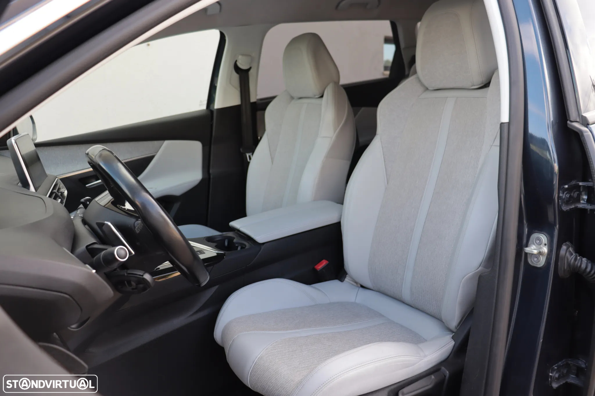 Peugeot 5008 1.2 PureTech Allure EAT8 - 13
