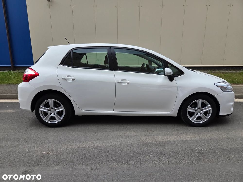 Toyota Auris 1.6 Premium - 6