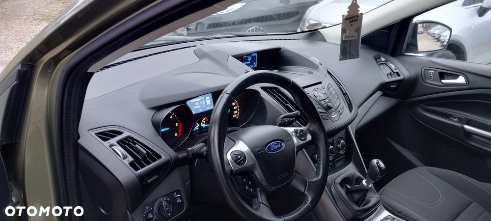 Ford Kuga 2.0 TDCi 2x4 Trend - 10