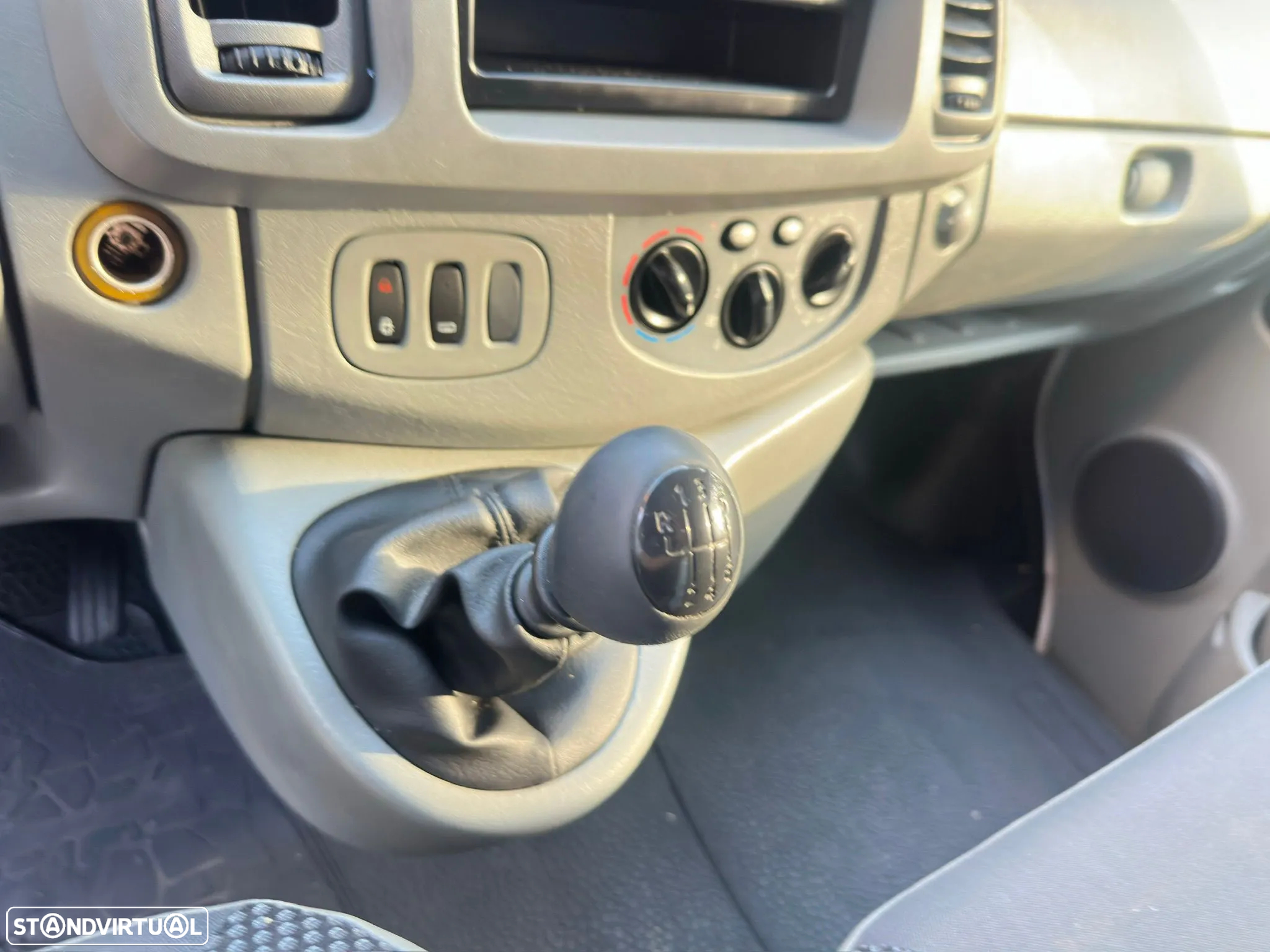 Opel VIVARO L2H1 2.9 T - 7