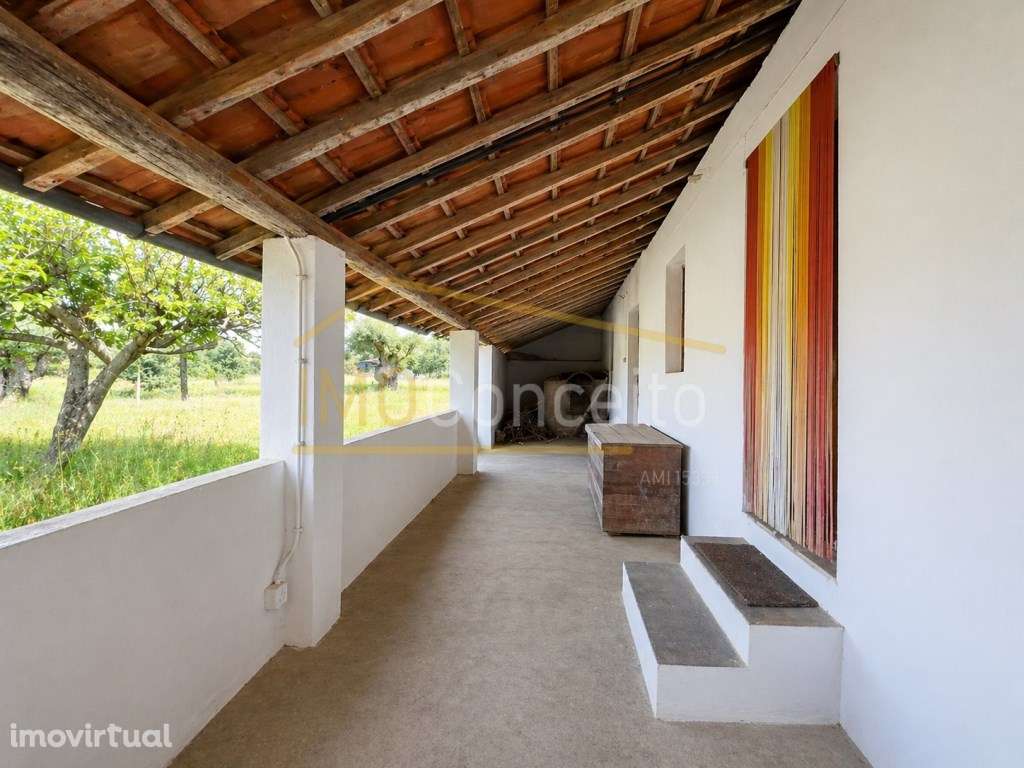 MORADIA TÉRREA COM TERRENO| GARAGEM| ELEVADO POTENCIAL DE VALORIZAÇ... - Grande imagem: 3/13
